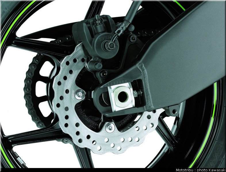 kawasaki_zx6r_2009_038