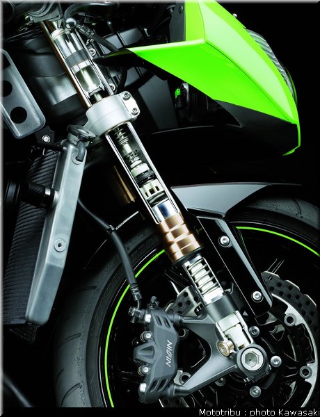 kawasaki_zx6r_2009_041