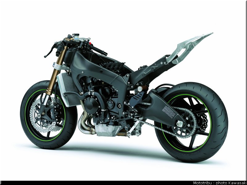 kawasaki_zx6r_2009_043
