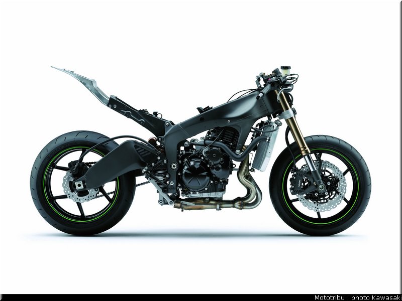 kawasaki_zx6r_2009_046