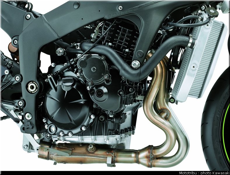 kawasaki_zx6r_2009_049
