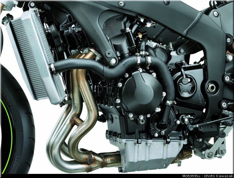 kawasaki_zx6r_2009_050