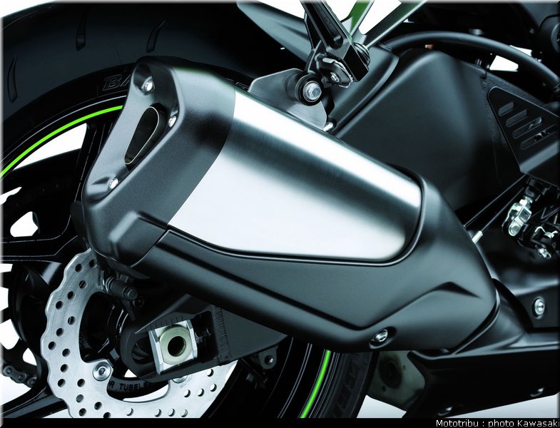 kawasaki_zx6r_2009_051
