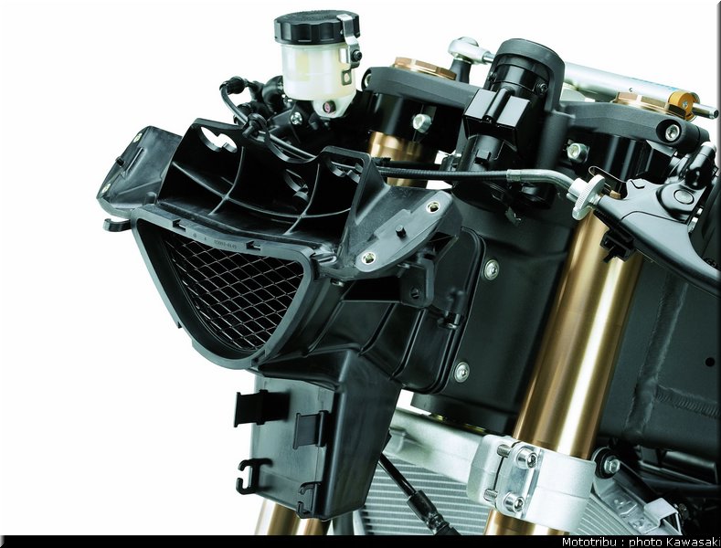 kawasaki_zx6r_2009_052