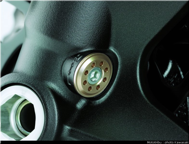 kawasaki_zx6r_2009_057