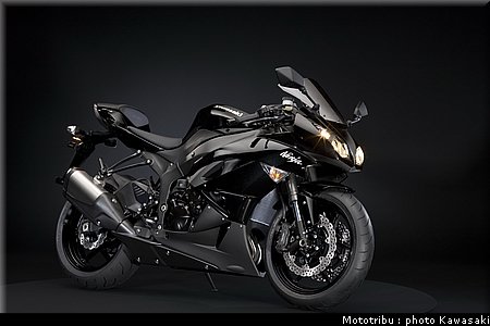 kawasaki_zx6r_2009_004.jpg
