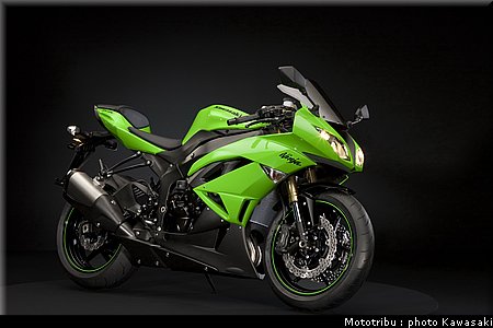 kawasaki_zx6r_2009_005.jpg
