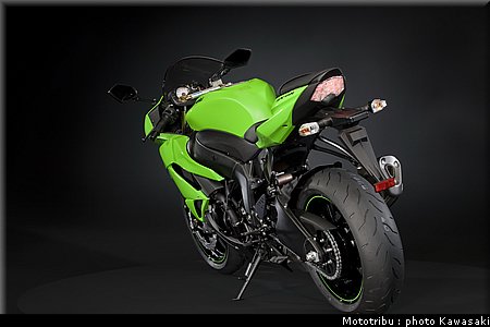 kawasaki_zx6r_2009_009.jpg
