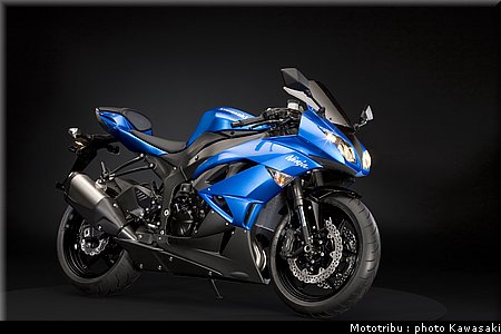 kawasaki_zx6r_2009_010.jpg