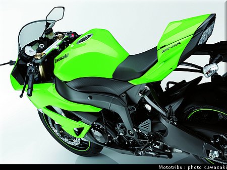 kawasaki_zx6r_2009_020.jpg