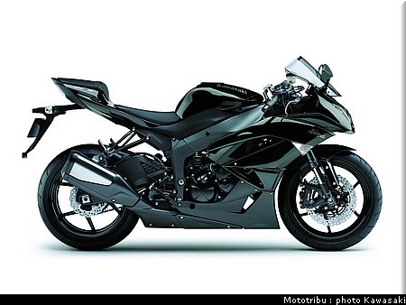 kawasaki_zx6r_2009_023.jpg