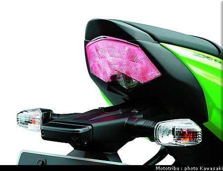 kawasaki_zx6r_2009_037.jpg