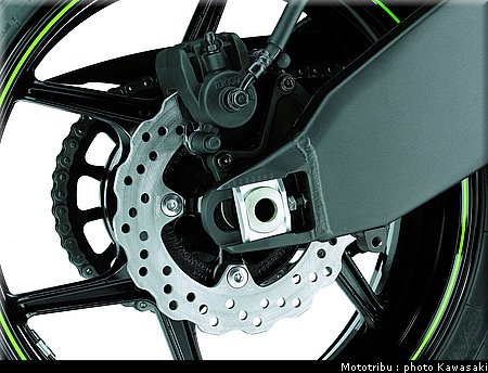 kawasaki_zx6r_2009_038.jpg