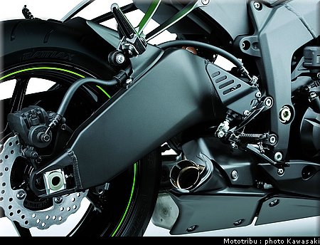 kawasaki_zx6r_2009_039.jpg