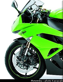 kawasaki_zx6r_2009_042.jpg
