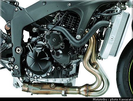 kawasaki_zx6r_2009_049.jpg
