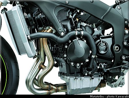 kawasaki_zx6r_2009_050.jpg