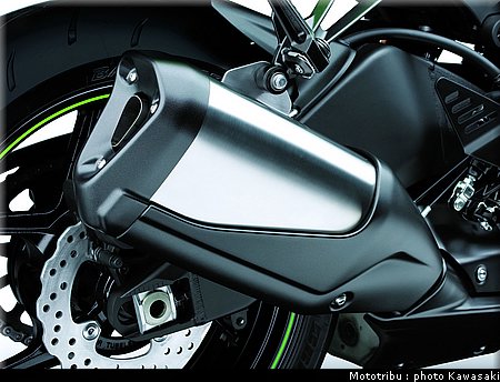 kawasaki_zx6r_2009_051.jpg
