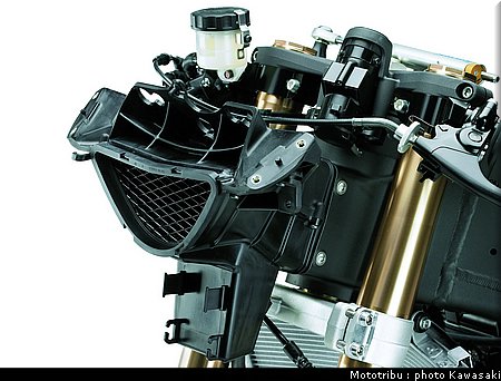 kawasaki_zx6r_2009_052.jpg