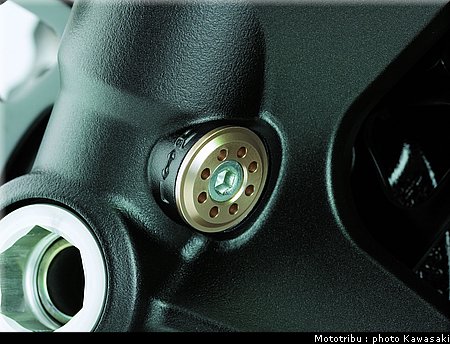 kawasaki_zx6r_2009_057.jpg