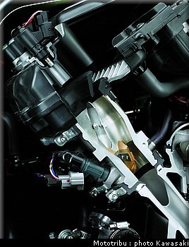 kawasaki_zx6r_2009_058.jpg