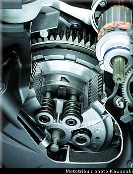 kawasaki_zx6r_2009_060.jpg