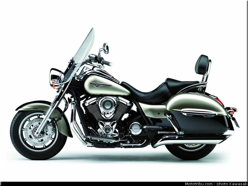 kawasaki_1700_tourer_3_2010