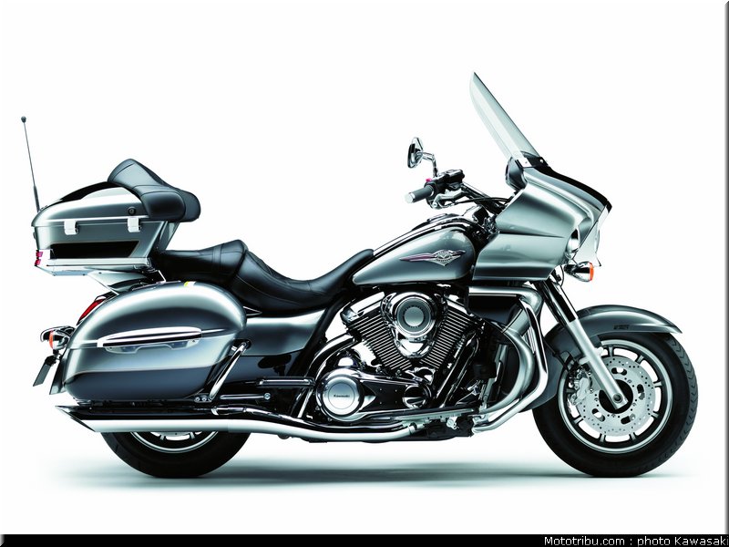 kawasaki_1700_voyager_1_2010
