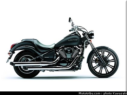 kawasaki_900vn_c_1_2010.jpg