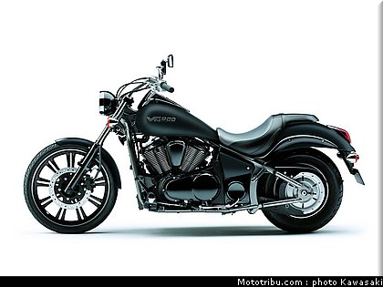 kawasaki_900vn_c_3_2010.jpg