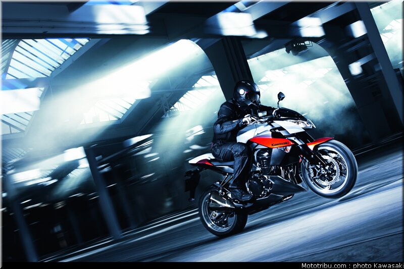 kawasaki_z1000_2010_0003