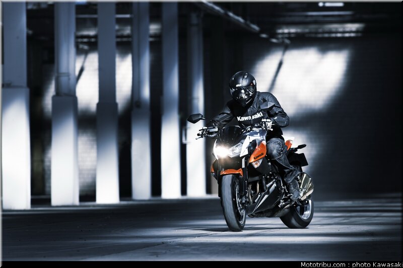 kawasaki_z1000_2010_0004
