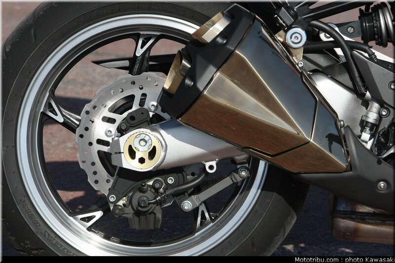 kawasaki_z1000_2010_0049