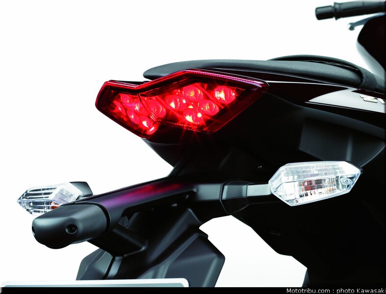 kawasaki_z1000_2010_0102