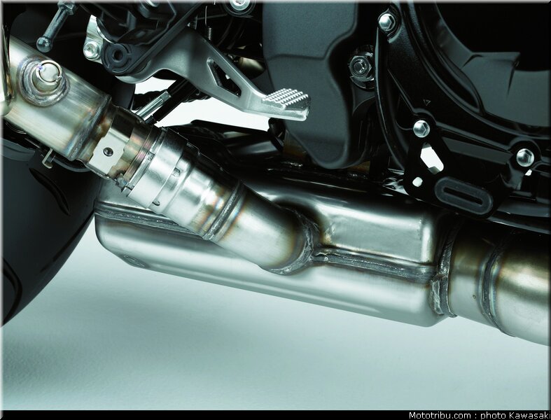 kawasaki_z1000_2010_0110