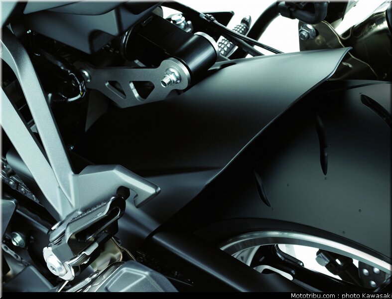 kawasaki_z1000_2010_0112