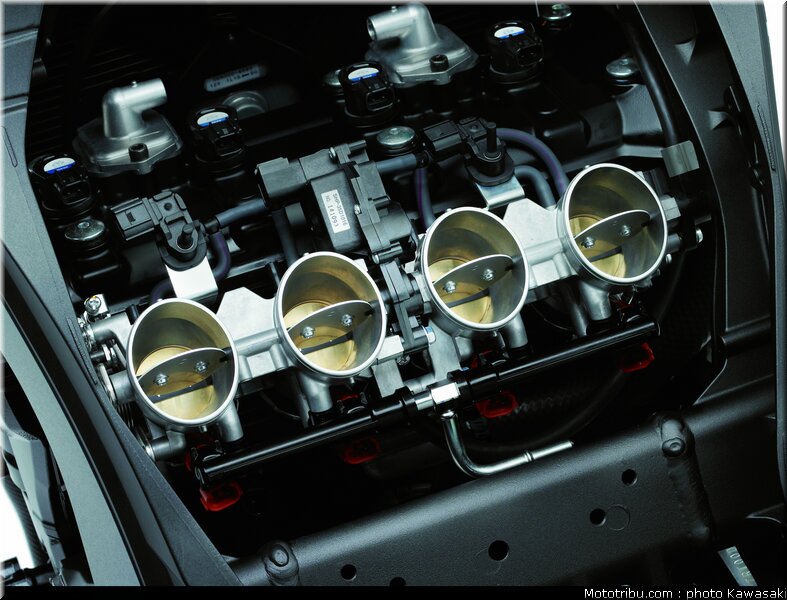 kawasaki_z1000_2010_0123