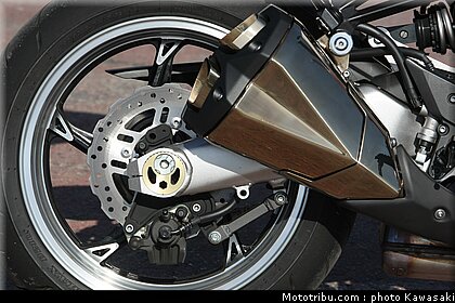 kawasaki_z1000_2010_0049.jpg