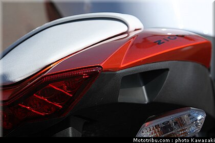 kawasaki_z1000_2010_0050.jpg