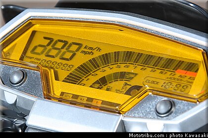 kawasaki_z1000_2010_0098.jpg