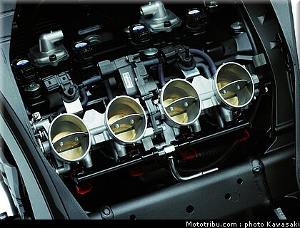 kawasaki_z1000_2010_0123.jpg