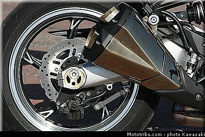 kawasaki_z1000_2010_0047.jpg