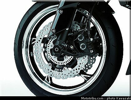 kawasaki_z1000_2010_0097.jpg