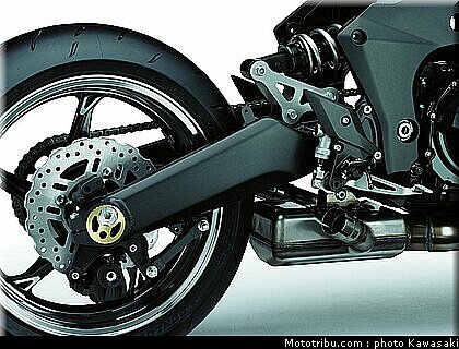 kawasaki_z1000_2010_0105.jpg