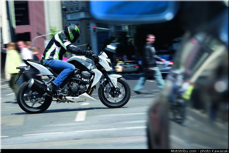 kawasaki_z750_2010_002