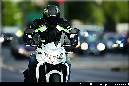 kawasaki_z750_2010_001.jpg