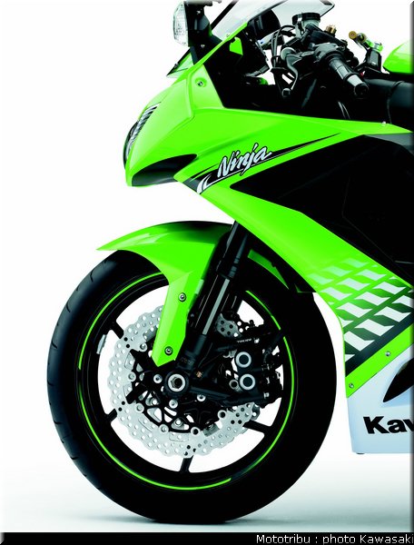 kawasaki_zx10r_2010_015