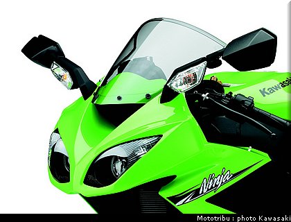kawasaki_zx10r_2010_009.jpg