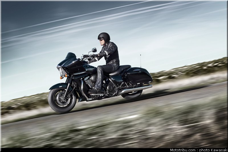 kawasaki_1700_voyager_custom_2011_1