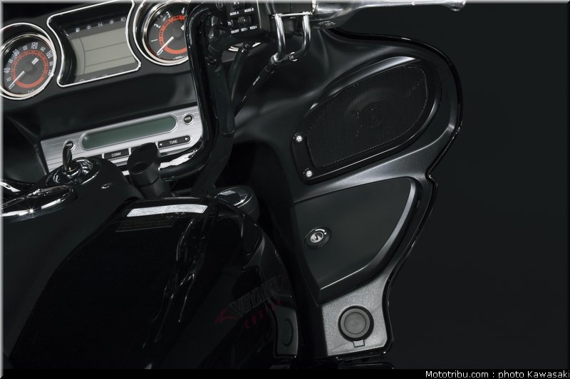 kawasaki_1700_voyager_custom_2011_27